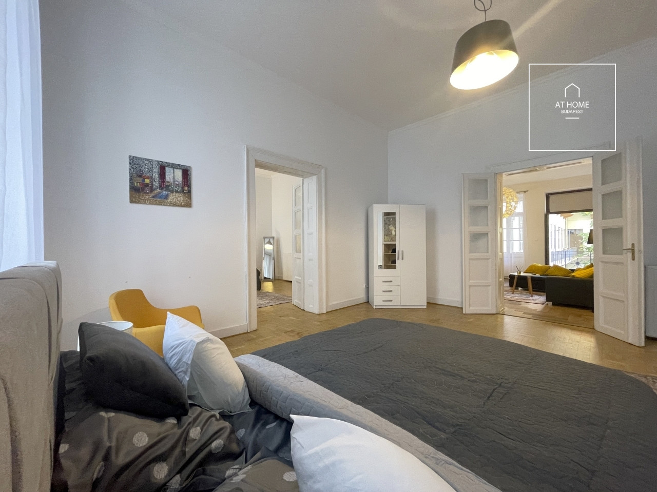 Renovated 110 sqm, 2-bedroom apartment in District 5, Lipótváros