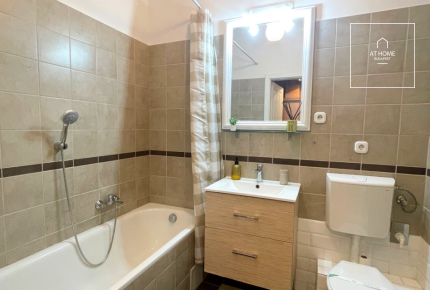 Renovated 110 sqm, 2-bedroom apartment in District 5, Lipótváros
