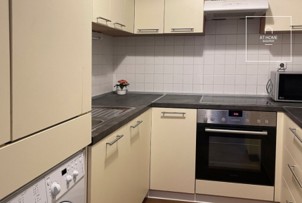 Renovated 110 sqm, 2-bedroom apartment in District 5, Lipótváros