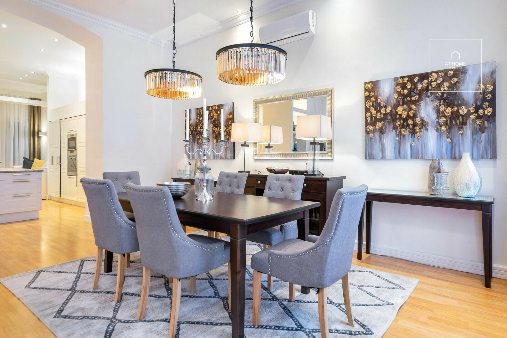 Renovated 115 sqm, 2-bedroom apartment for rent in District 5, Lipótváros