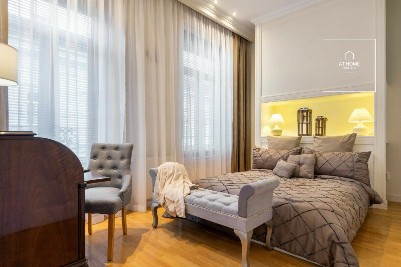 Renovated 115 sqm, 2-bedroom apartment for rent in District 5, Lipótváros