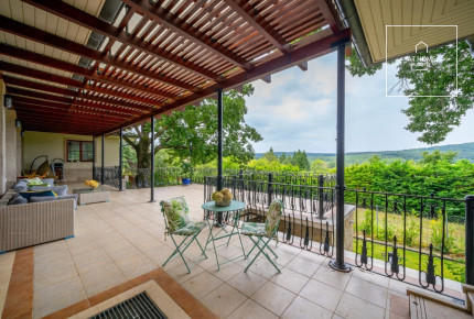 Beautiful detached house   II/A. district, Adyliget