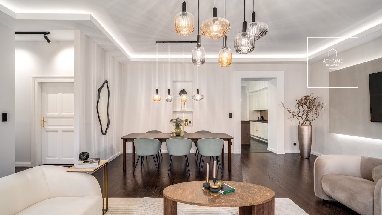 Renovated 120 sqm 2-Bedroom Apartment in District V, Lipótváros