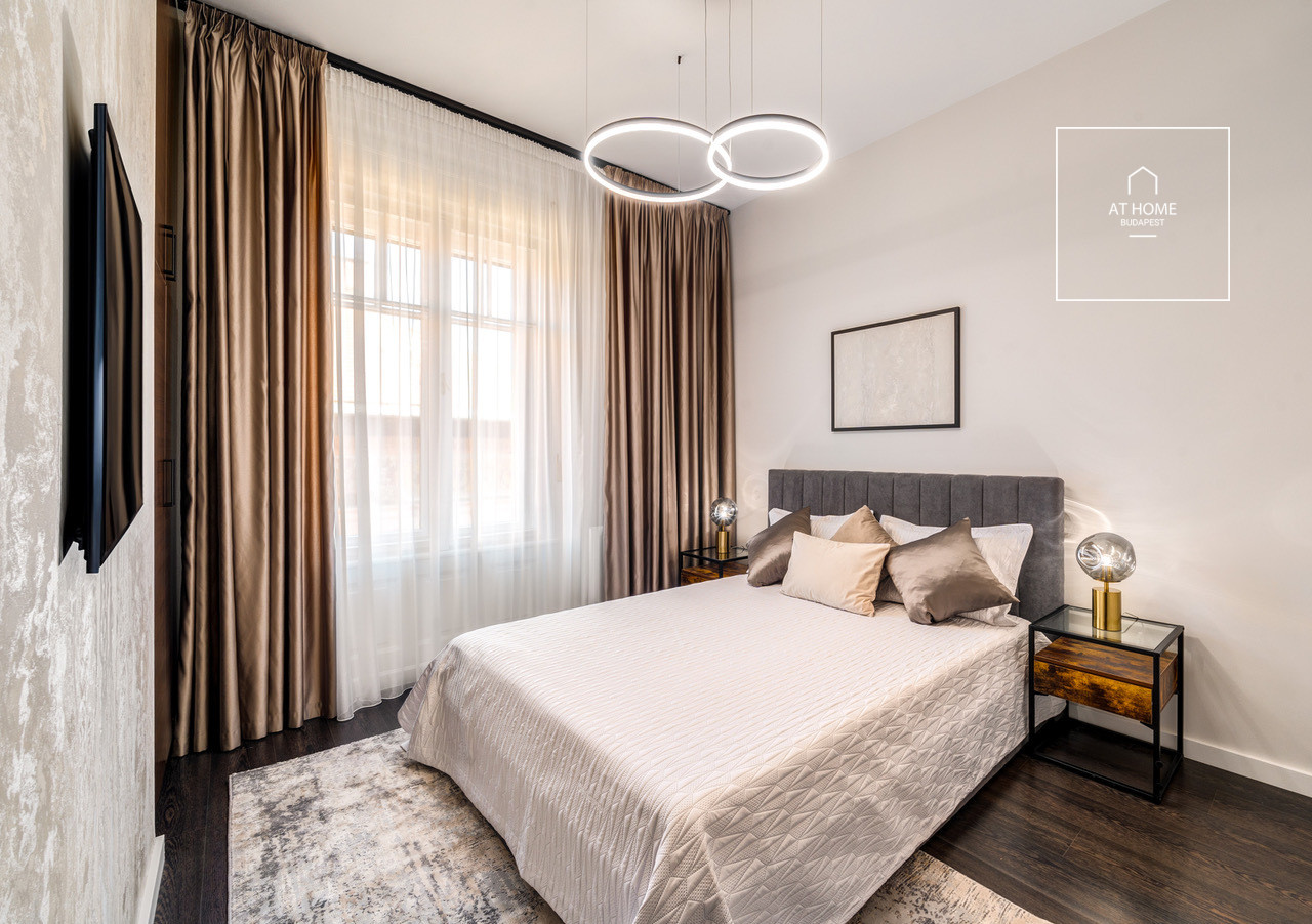 Renovated 120 sqm 2-Bedroom Apartment in District V, Lipótváros