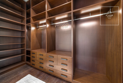 Renovated 120 sqm 2-Bedroom Apartment in District V, Lipótváros