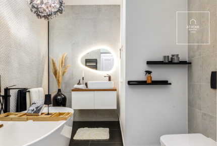 Renovated 120 sqm 2-Bedroom Apartment in District V, Lipótváros