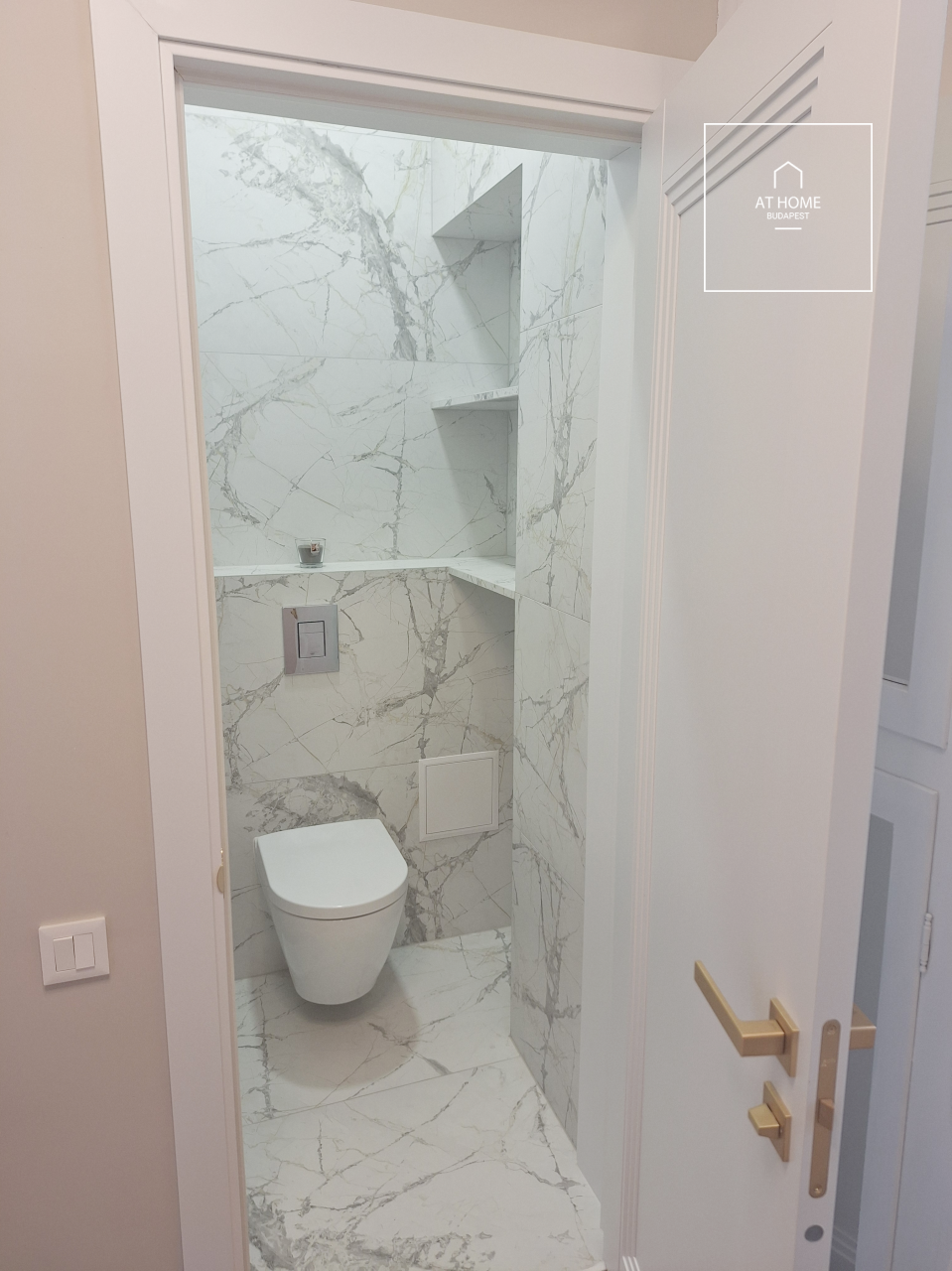 Renovated 65 sqm 2-Bedroom Apartment in District VI, Terézváros