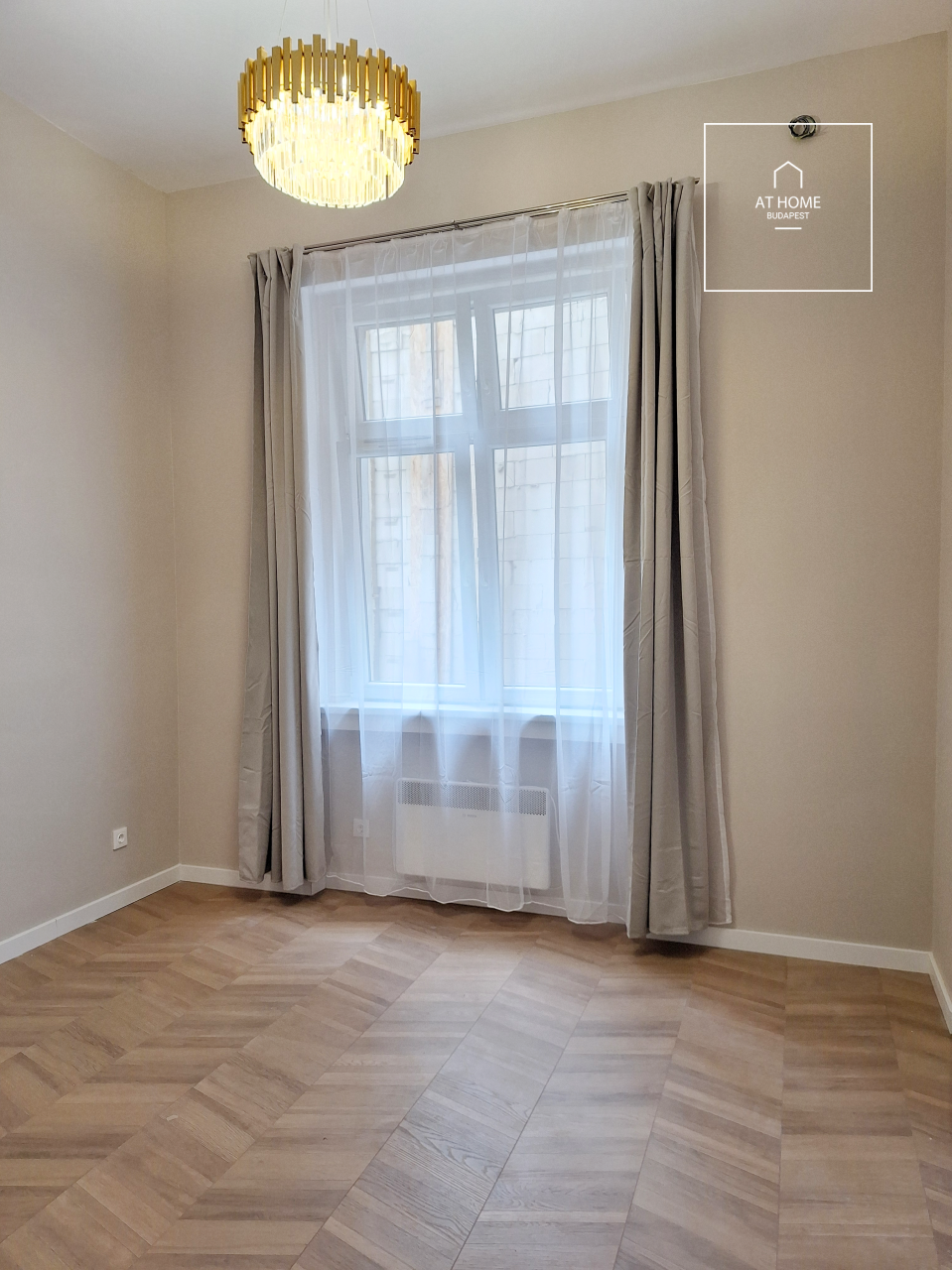 Renovated 65 sqm 2-Bedroom Apartment in District VI, Terézváros