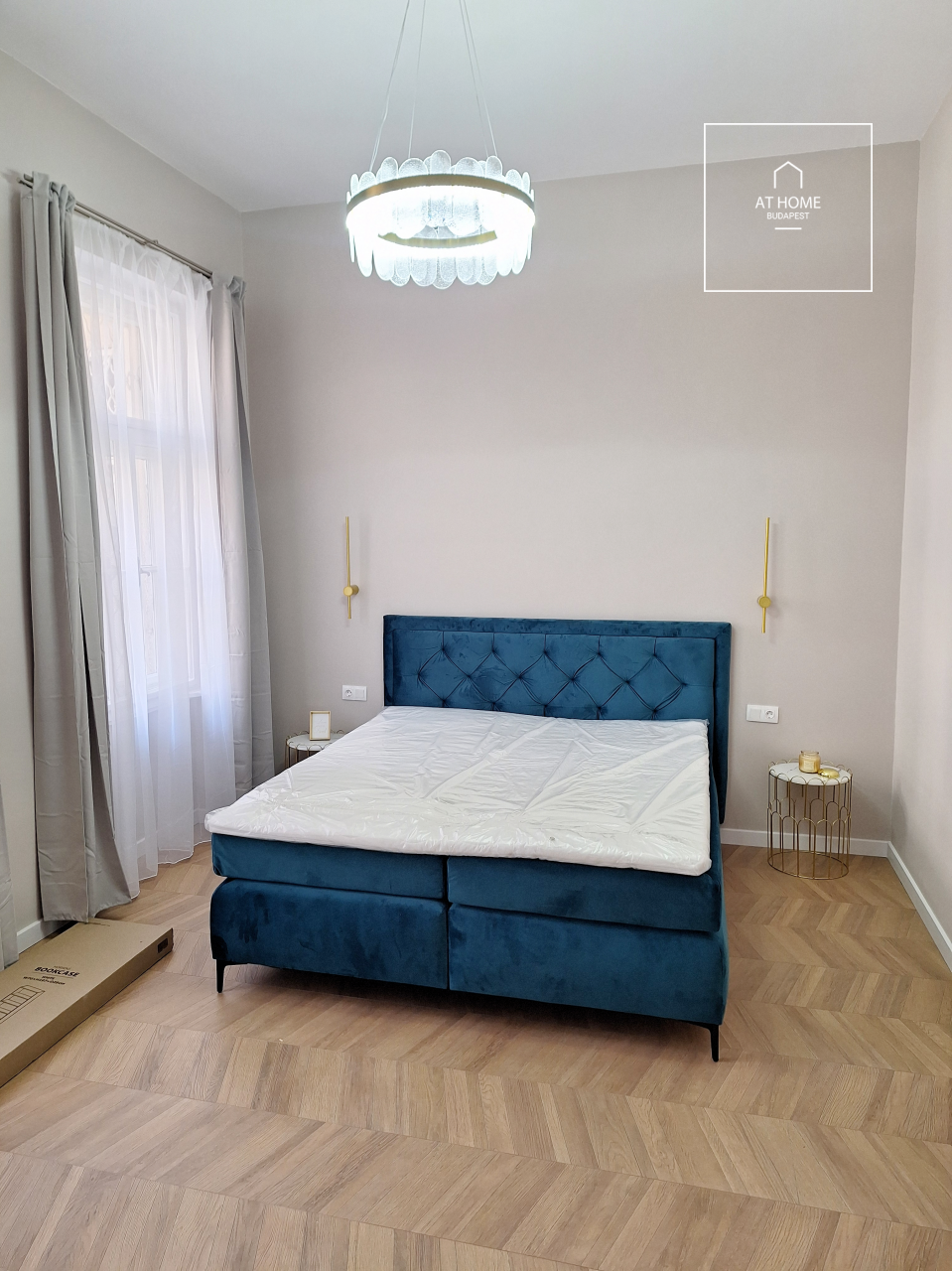 Renovated 65 sqm 2-Bedroom Apartment in District VI, Terézváros