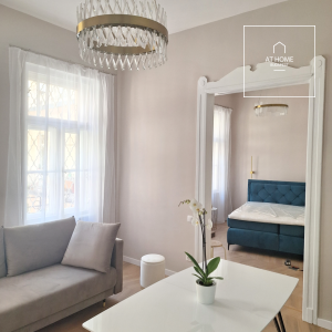 Renovated 65 sqm 2-Bedroom Apartment in District VI, Terézváros