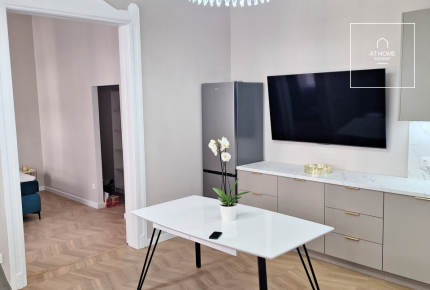 Renovated 65 sqm 2-Bedroom Apartment in District VI, Terézváros
