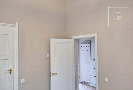 Renovated 65 sqm 2-Bedroom Apartment in District VI, Terézváros