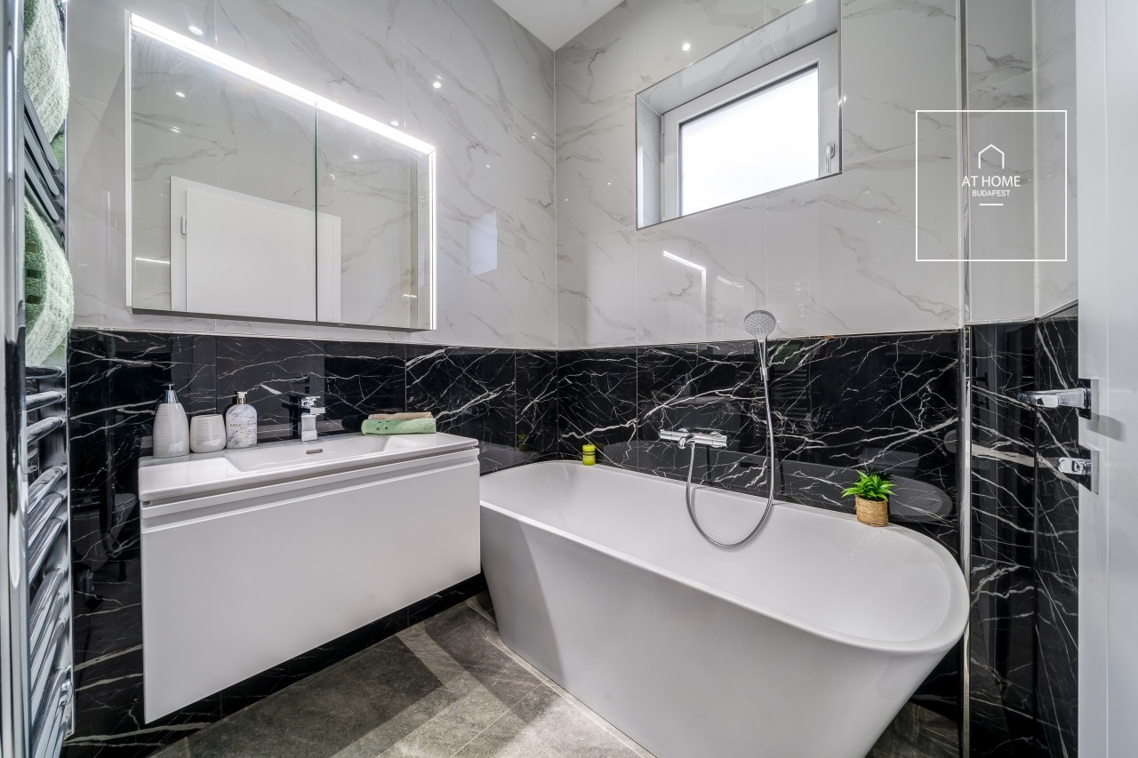 Felújított 101nm-es 2 hálószobás lakás V. kerület, Lipótváros