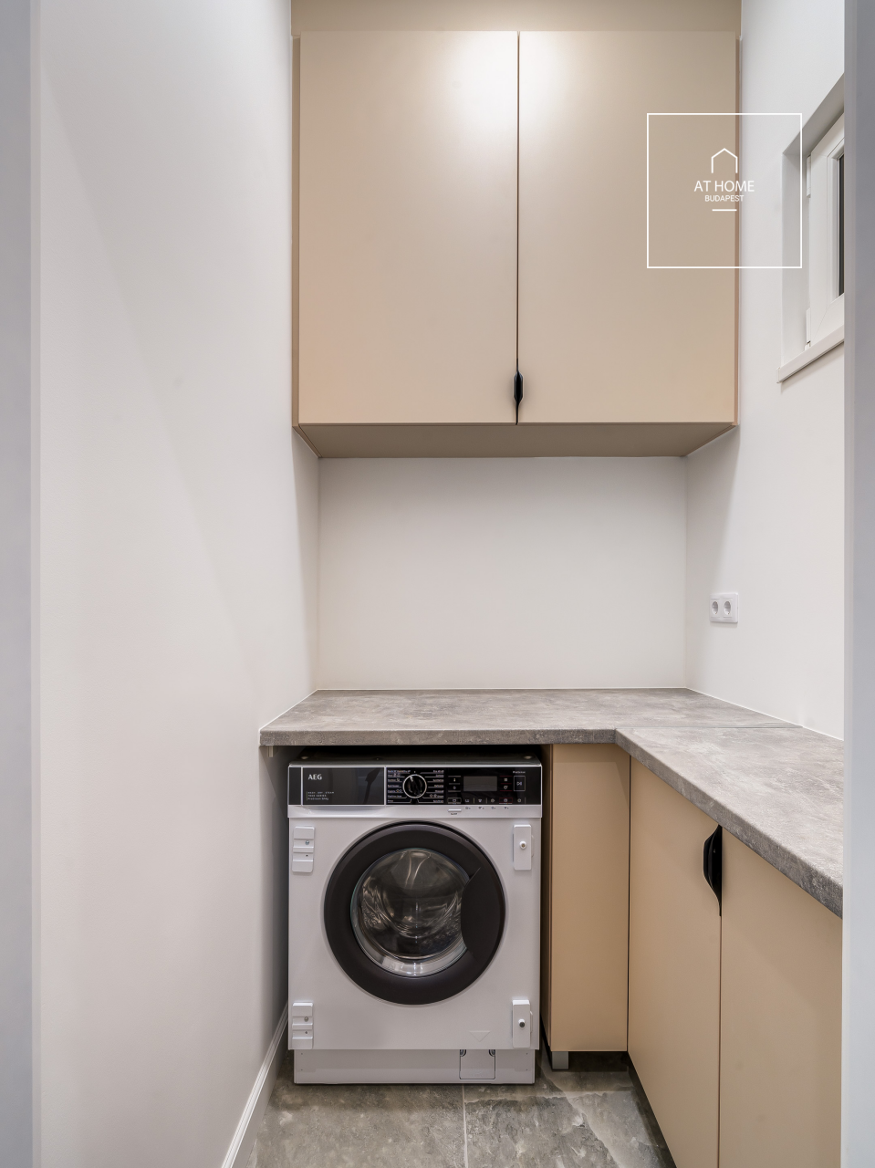 Renovated 101 sqm 2-bedroom apartment in District V, Lipótváros