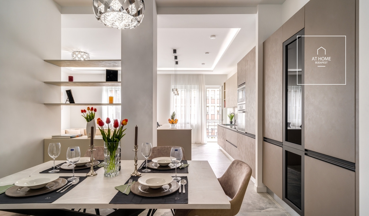 Renovated 101 sqm 2-bedroom apartment in District V, Lipótváros