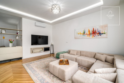 Renovated 101 sqm 2-bedroom apartment in District V, Lipótváros