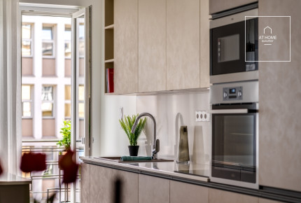 Renovated 101 sqm 2-bedroom apartment in District V, Lipótváros