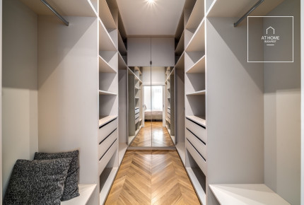 Renovated 101 sqm 2-bedroom apartment in District V, Lipótváros