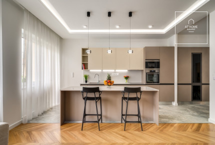 Renovated 101 sqm 2-bedroom apartment in District V, Lipótváros