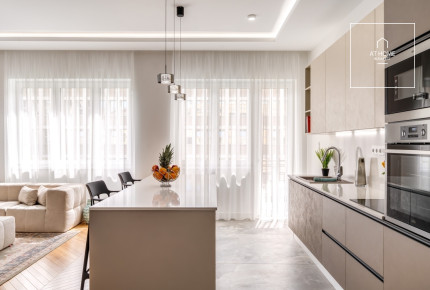 Renovated 101 sqm 2-bedroom apartment in District V, Lipótváros