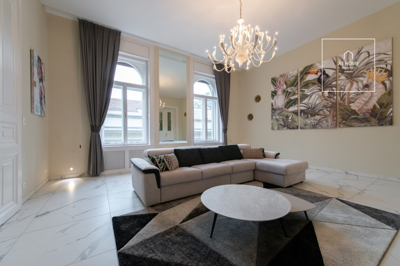 Renovated 160 sqm 3-Bedroom Classical Apartment in District V, Inner City