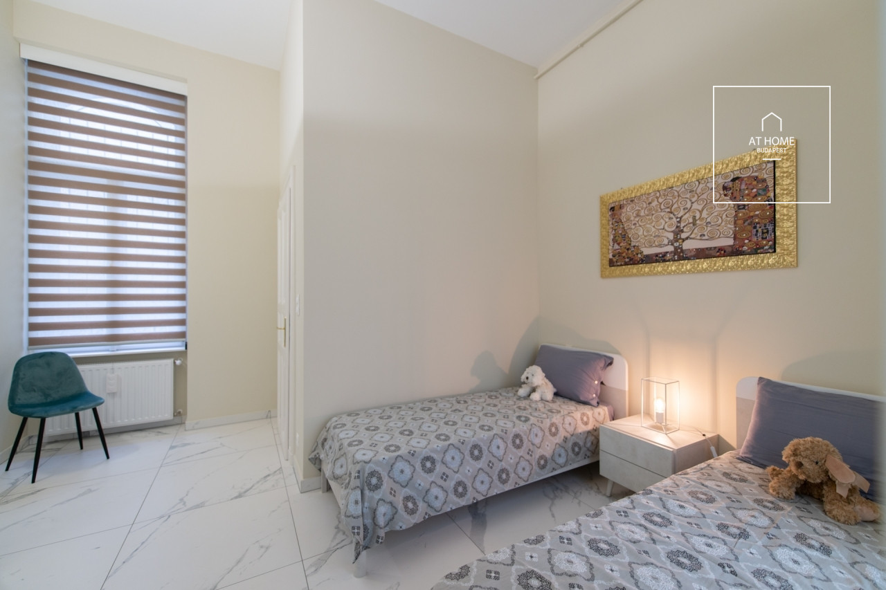 Renovated 160 sqm 3-Bedroom Classical Apartment in District V, Inner City