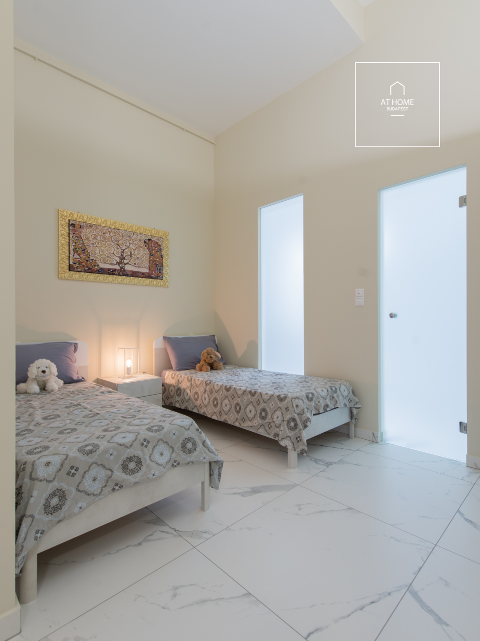 Renovated 160 sqm 3-Bedroom Classical Apartment in District V, Inner City