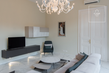 Renovated 160 sqm 3-Bedroom Classical Apartment in District V, Inner City
