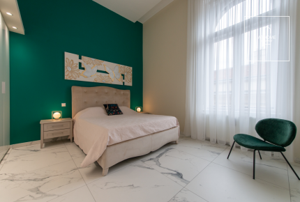 Renovated 160 sqm 3-Bedroom Classical Apartment in District V, Inner City
