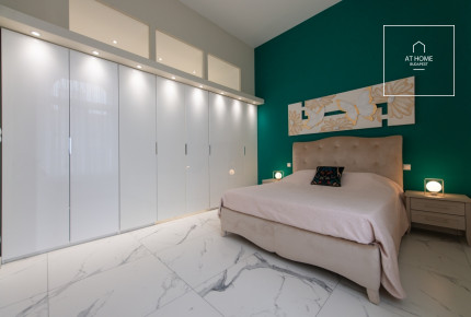 Renovated 160 sqm 3-Bedroom Classical Apartment in District V, Inner City