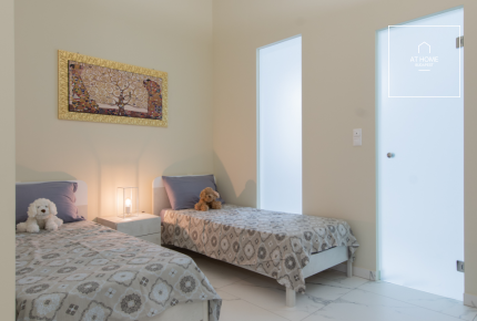 Renovated 160 sqm 3-Bedroom Classical Apartment in District V, Inner City