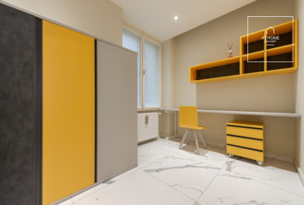 Renovated 160 sqm 3-Bedroom Classical Apartment in District V, Inner City