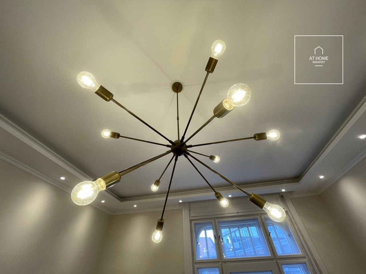 Renovated 105 sqm 2-Bedroom Apartment with Balcony in District V, City Centre