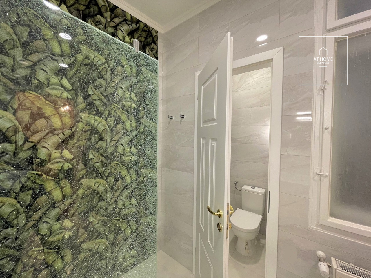 Renovated 105 sqm 2-Bedroom Apartment with Balcony in District V, City Centre