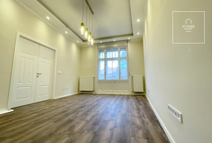 Renovated 105 sqm 2-Bedroom Apartment with Balcony in District V, City Centre