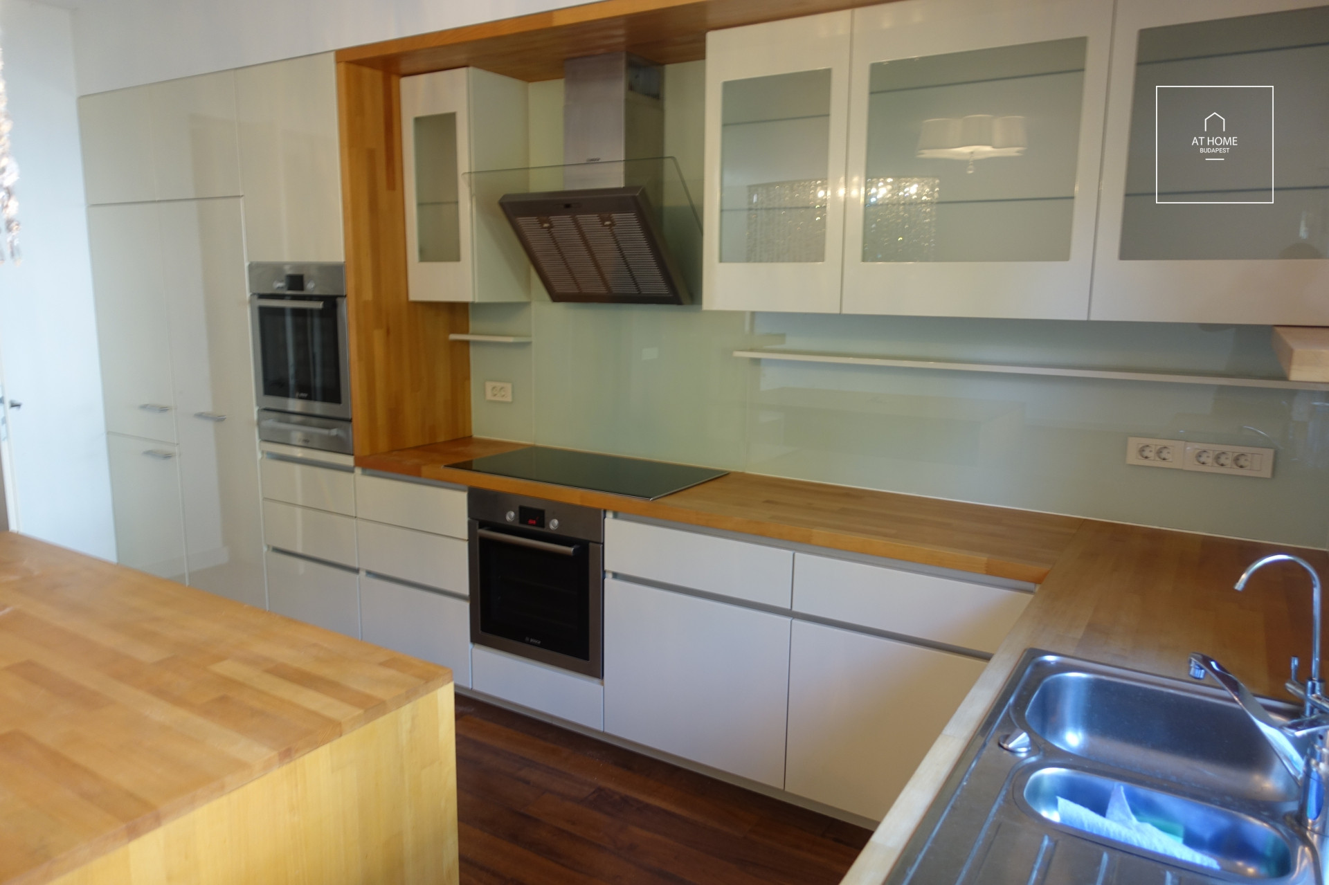 Exclusive detached house for rent Budapest XI. district, Sasad