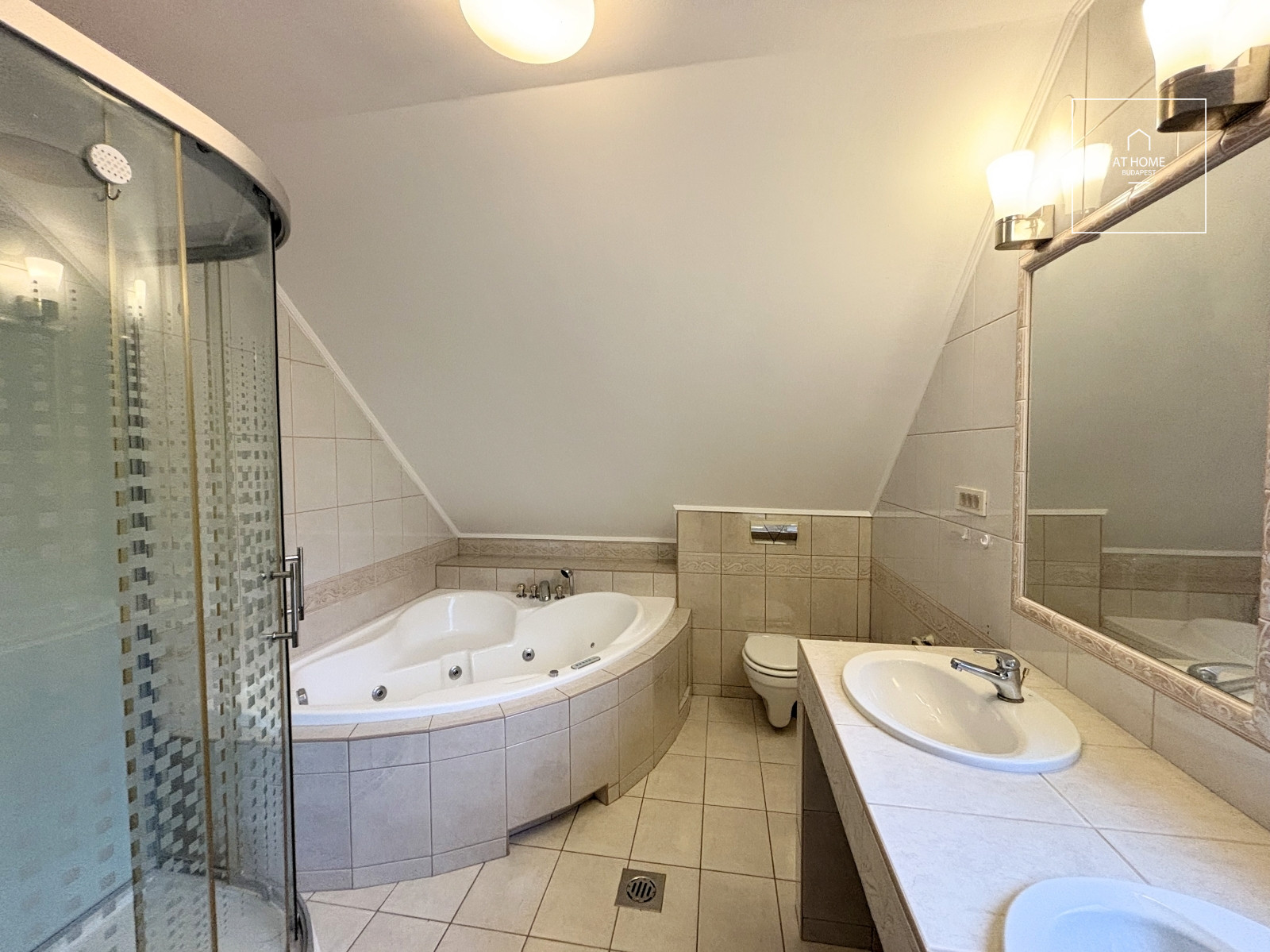 Exkluzív Önálló családi ház kiadó Budapest XI. kerület, Sasad