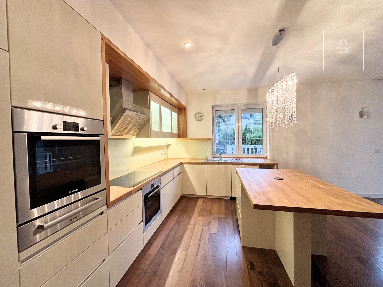 Exclusive detached house for rent Budapest XI. district, Sasad