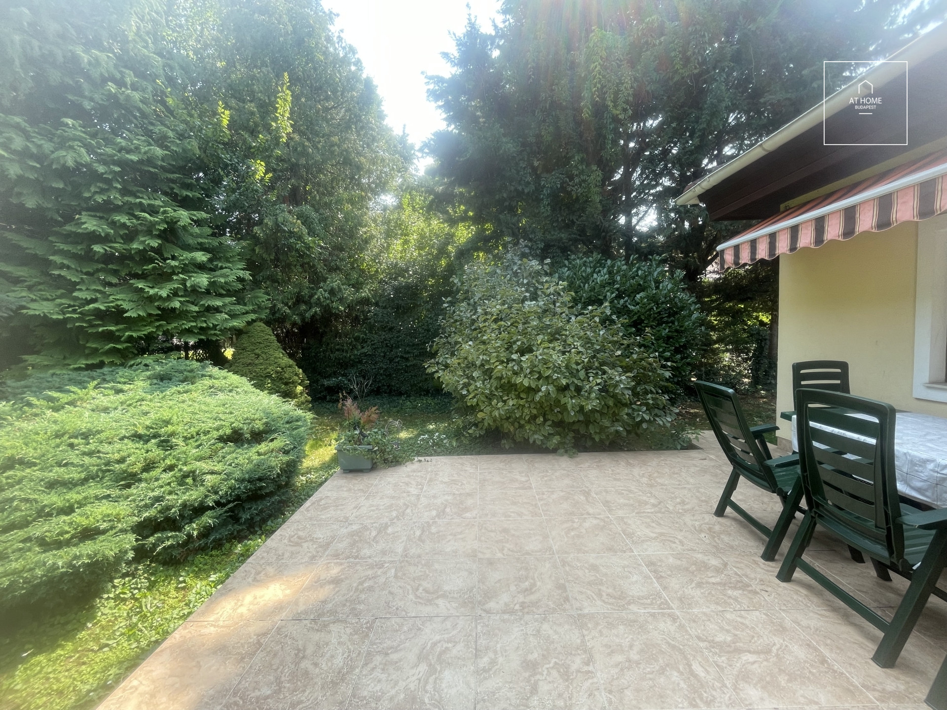 Plot with a family house for sale in Adyliget, 2nd District, Budapest