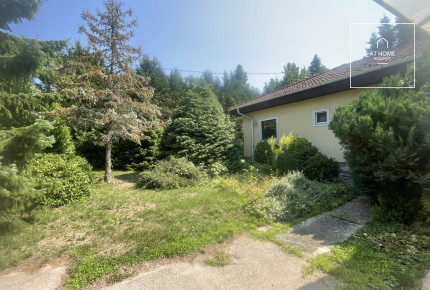 Plot with a family house for sale in Adyliget, 2nd District, Budapest