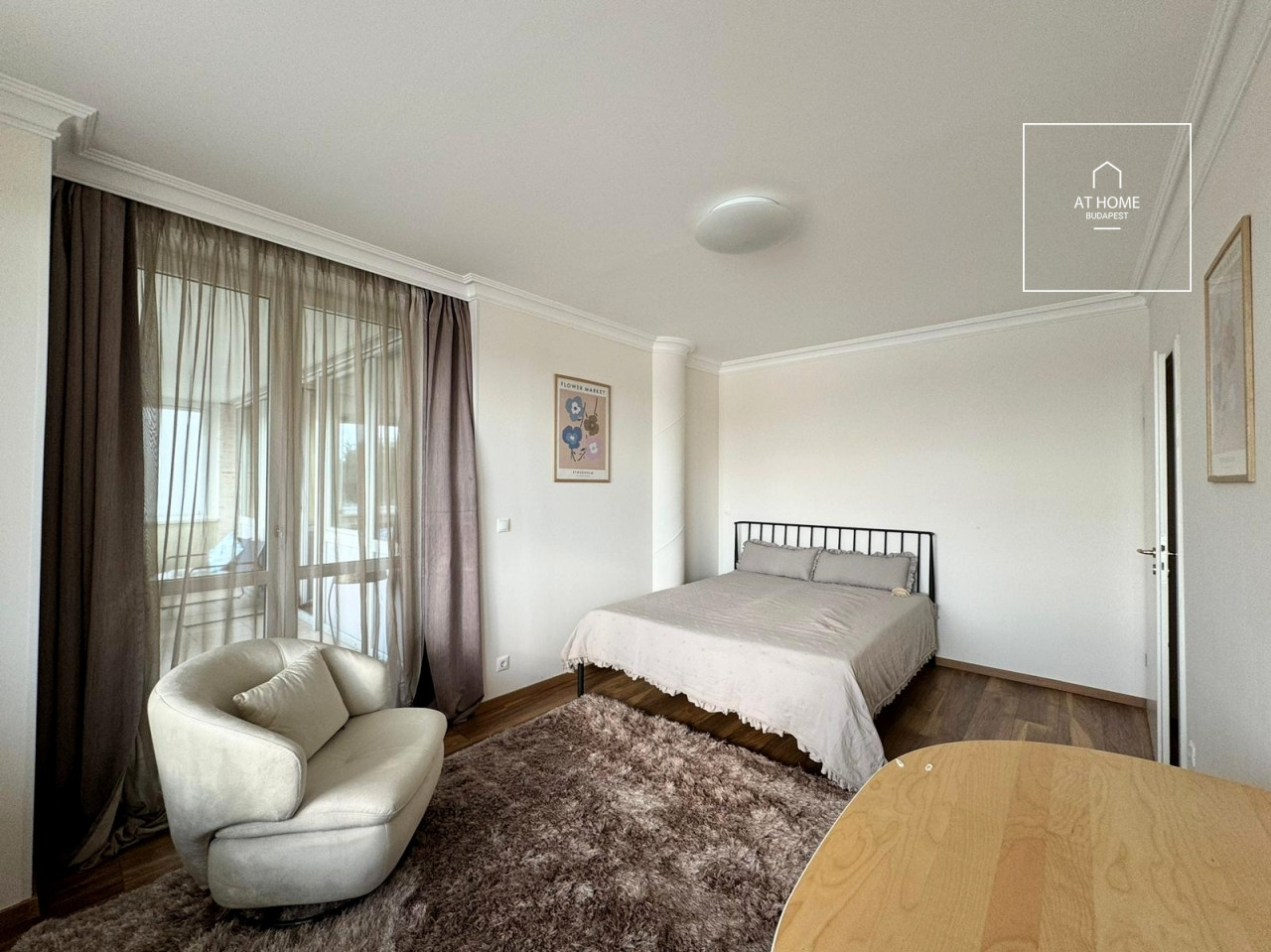 3-bedroom apartment with view of the Danube for rent in Budapest IX. district