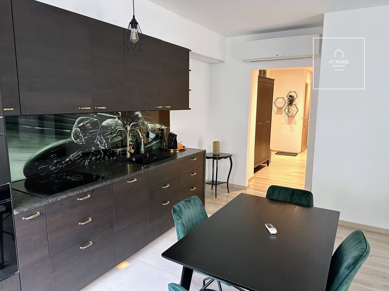 78 sqm 3-bedroom apartment with a terrace, District VI, Terézváros