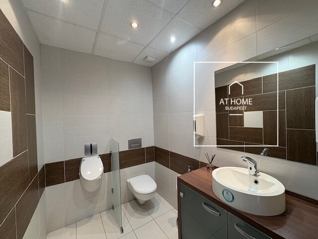 206 m²-es, elegáns családi ház irodai céljára kiadó XII. kerület