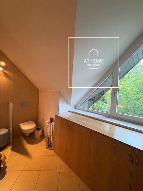 206 m²-es, elegáns családi ház irodai céljára kiadó XII. kerület