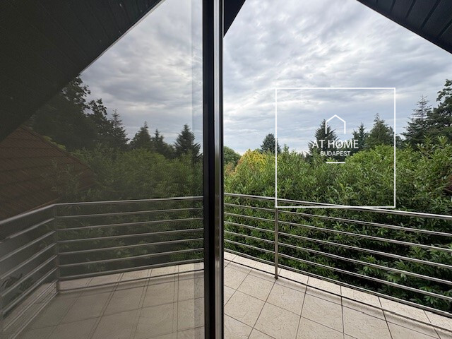 206 m²-es, elegáns családi ház irodai céljára kiadó XII. kerület