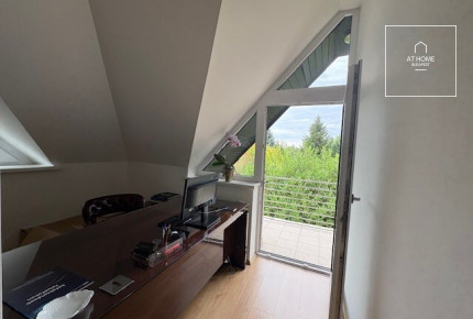 Elegant 206 m² family house for office use available for rent in District XII.
