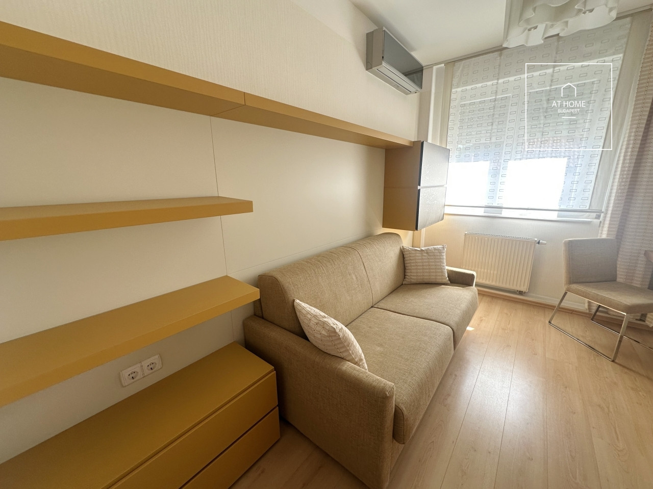 72 sqm 2-bedroom apartment with a terrace in District II, Országút