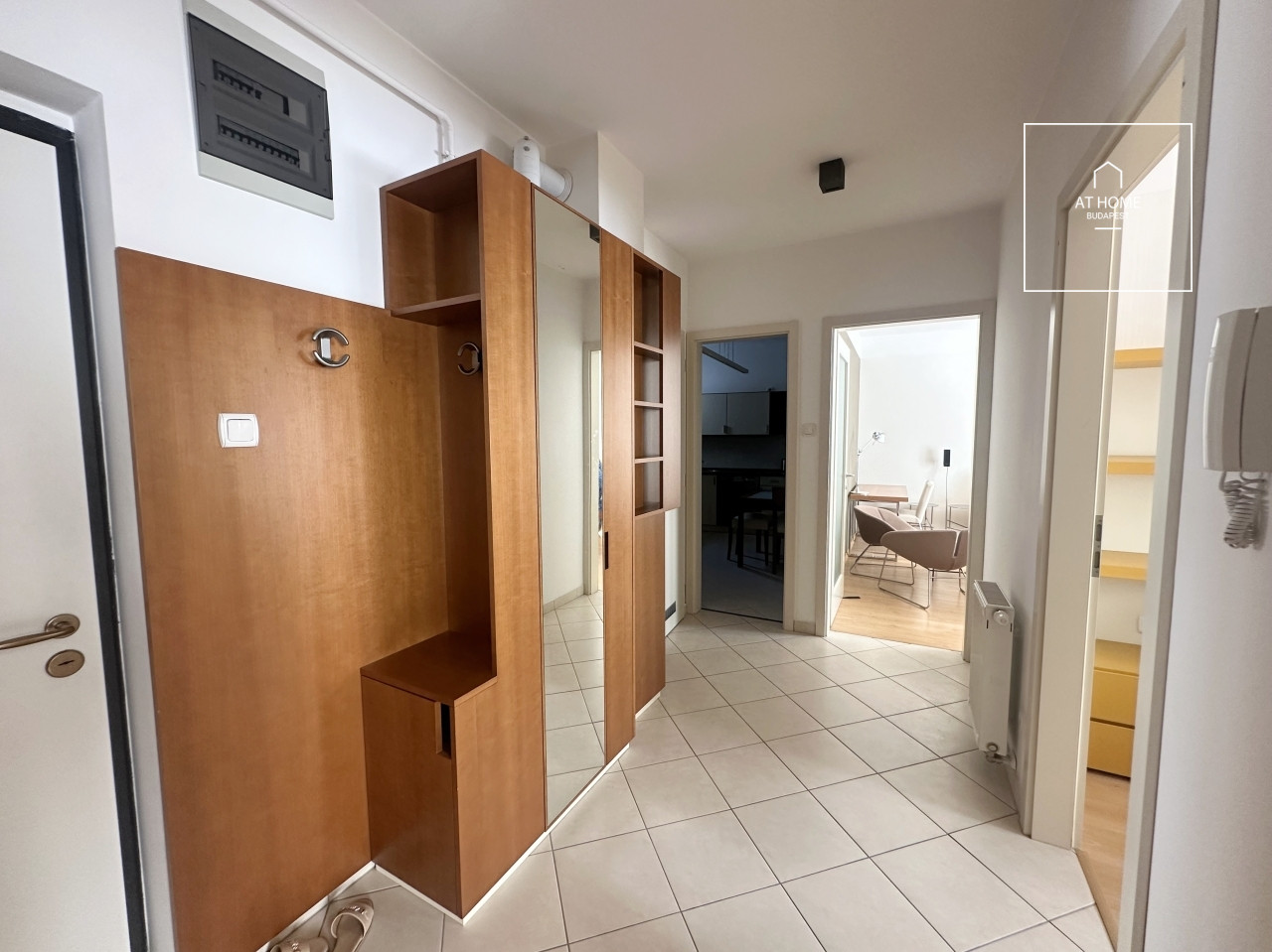 72 sqm 2-bedroom apartment with a terrace in District II, Országút