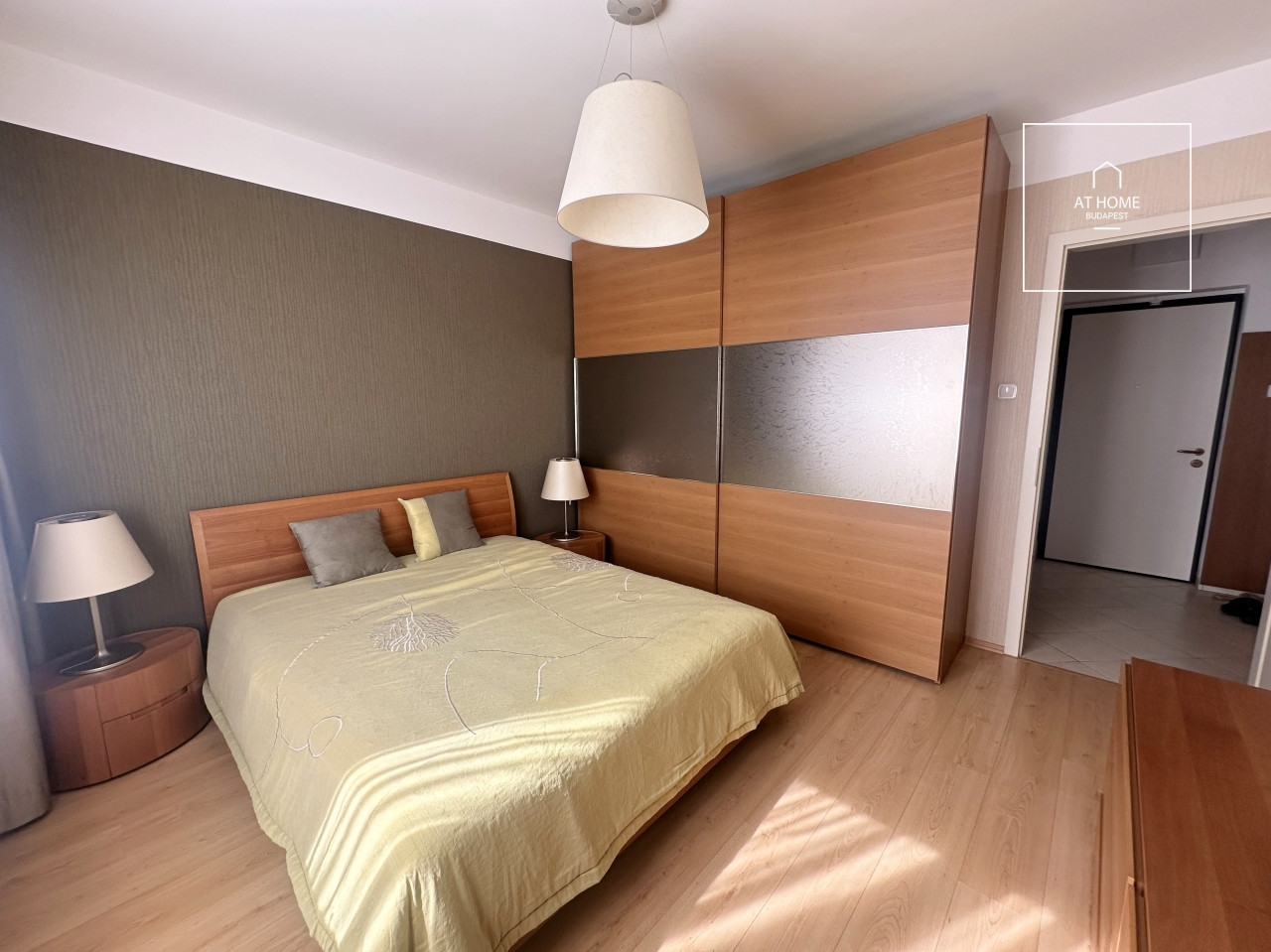 72 sqm 2-bedroom apartment with a terrace in District II, Országút