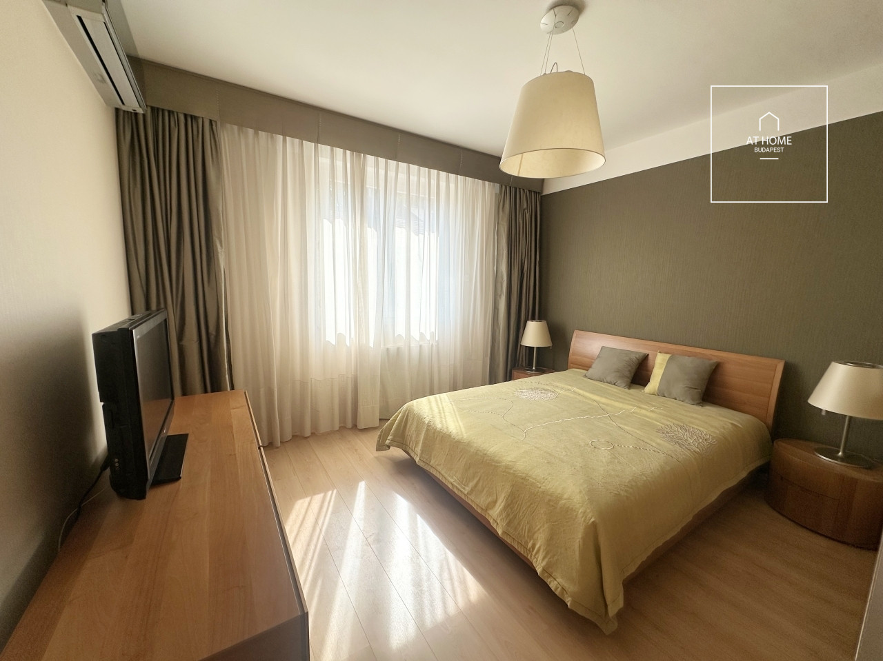 72 sqm 2-bedroom apartment with a terrace in District II, Országút